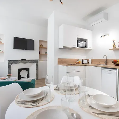 Votre Nid Douillet*Hyper Centre*Netflix/Wifi/Clim Apartamento Avinhão Exterior foto